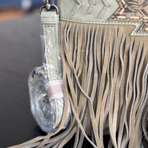 Trinity Ranch Aztec Tooled Fringe Concealed Carry Tote/Crossbody + Wallet Green - Picture 3 of 8